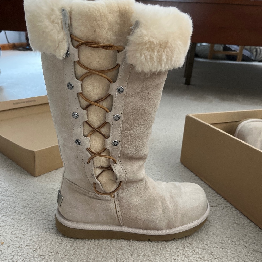 Ugg boots, mocha, size 7, excellent used condition